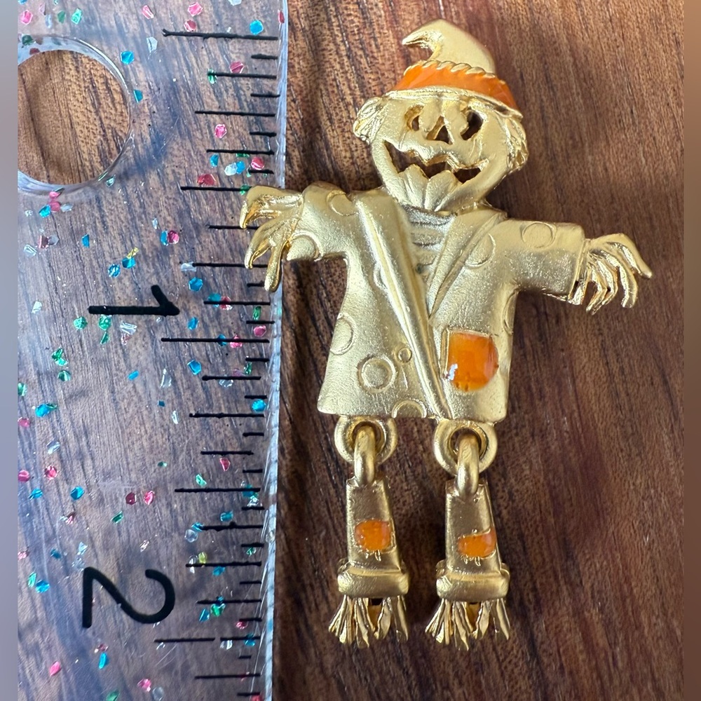 VTG AAI Brooch Pin Gold Tone and Orange Scarecrow Fall Halloween